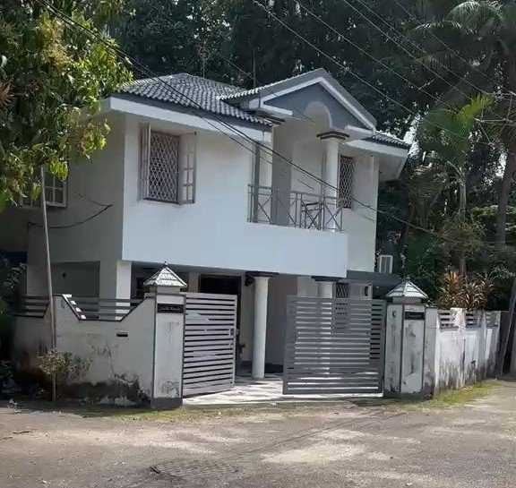 Premium Independent House in Prestigious EMS Nagar, Trivandrum